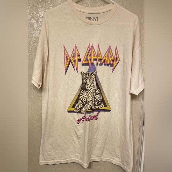 NWOT The Vinyl Icons Fairygrunge Def Leppard Graphic Y2K Retro T-shirt LG - Picture 1 of 7